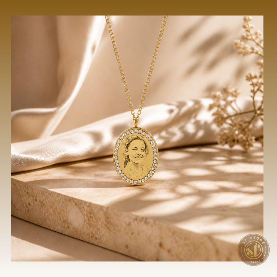 Colar personalizado Oval Borda Brilhantes