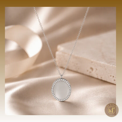 Colar personalizado Oval Borda Brilhantes